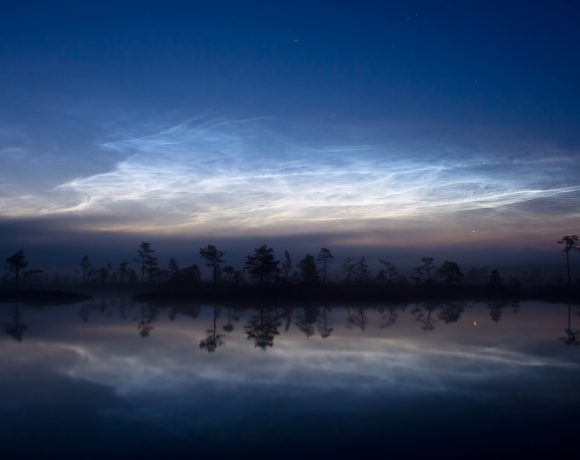 Noctilucent clouds (Wikimedia Commons)