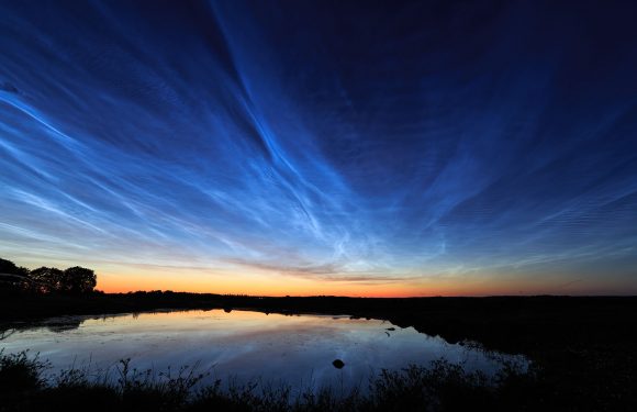 Noctilucent_clouds_over_Uppsala,_Sweden (Wikimedia Commons)