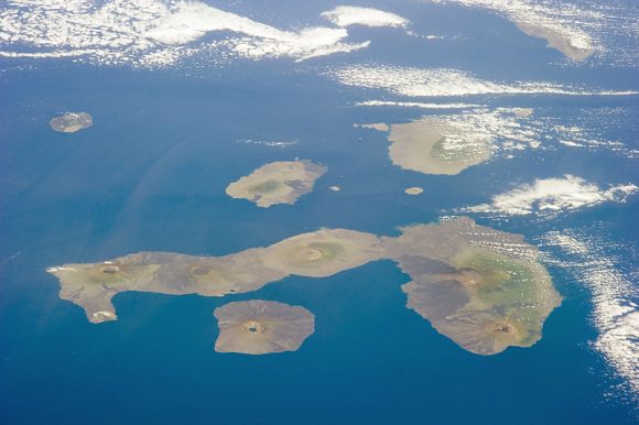 Galapagos_Islands(Wikimedia Commons)