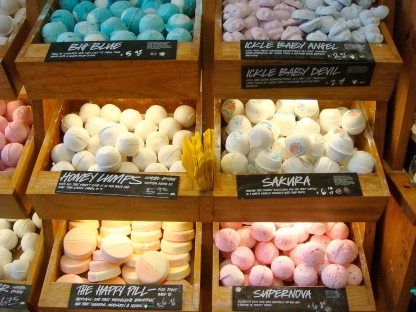 Lush Naked Shop, a Cruelty-Free Cosmetic Store Without Packaging