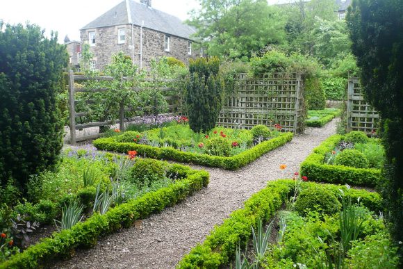 Dunbar's Close Garden by Sir Gawain WIkimedia Commons