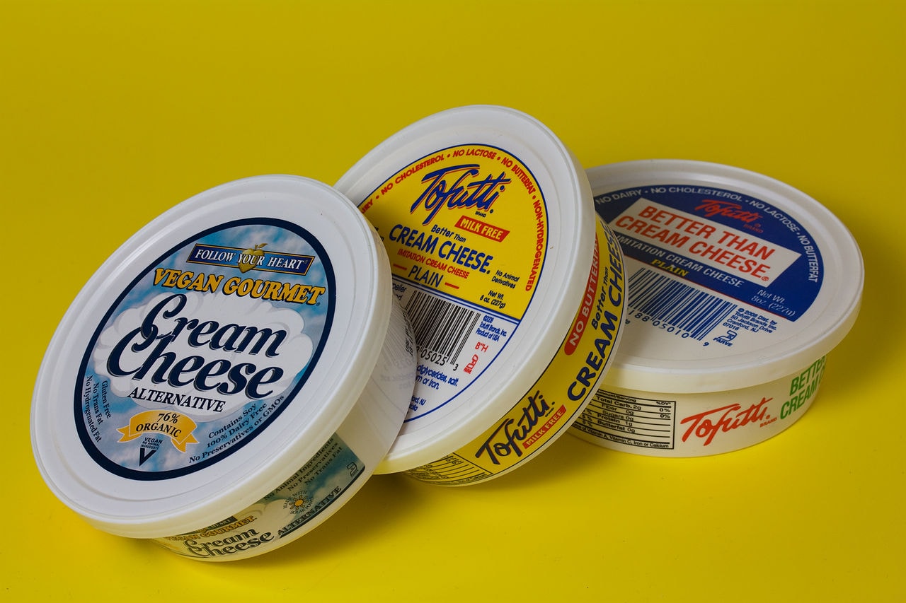 vegan cream cheese. photo by Veganbaking.net Wikimedia Commons