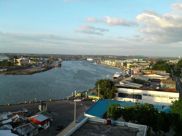 Iloilo River. Photo by Iloilo Wanderer Wikimedia Commons