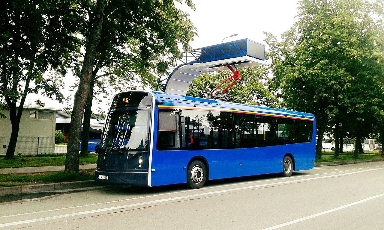 Lithuanian electric bus. Photo by Žemėpatis Wikimedia Commons