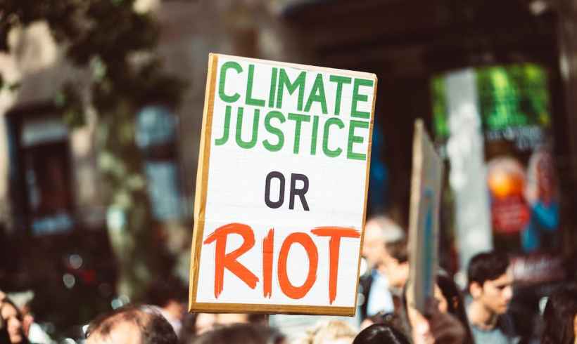 Do Shocking and ‘Disruptive’ Protests Attract the Public to a Climate Cause? Do Shocking and ‘Disruptive’ Protests Attract the Public to a Climate Cause?