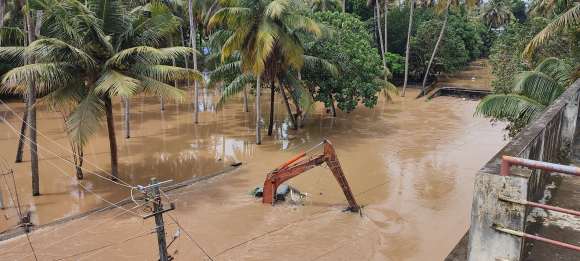 flood in thailand