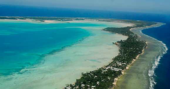 South_Tarawa_from_the_air (Wikimedia Commons)