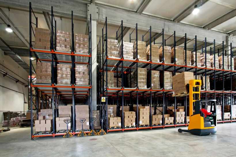 The Critical Role of Electric Forklifts in Driving Greener Warehouse Operations